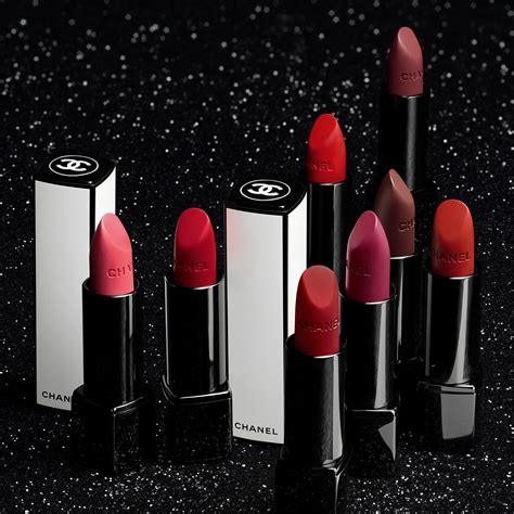 ROUGE ALLURE VELVET Il rossetto vellutato luminoso 58.